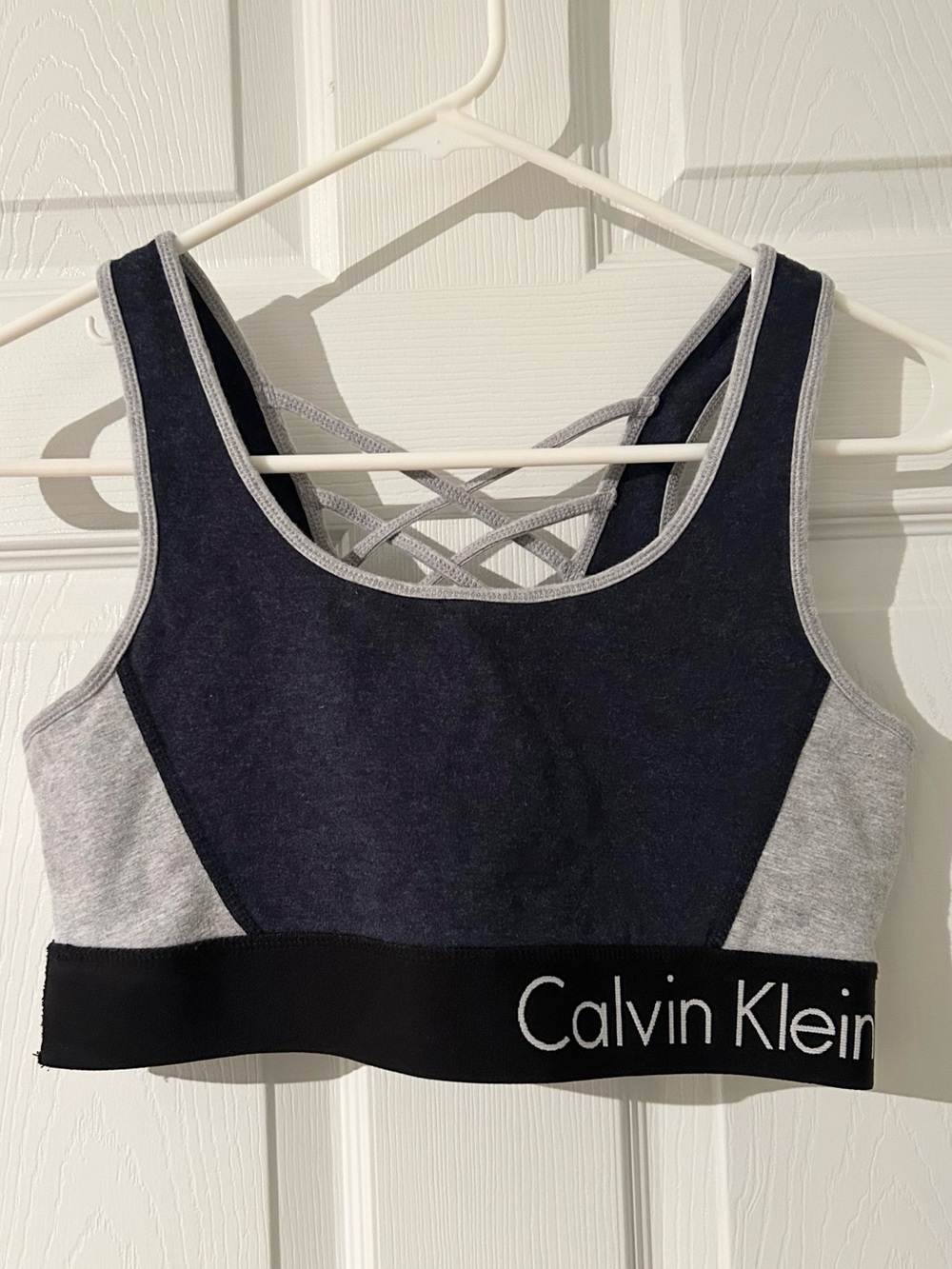 Calvin Klein Performance Strappy Back Sports Bra Medium M&M Deal